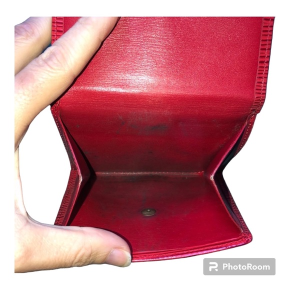 LV wallet - 💯 % authentic - Picture 3 of 10